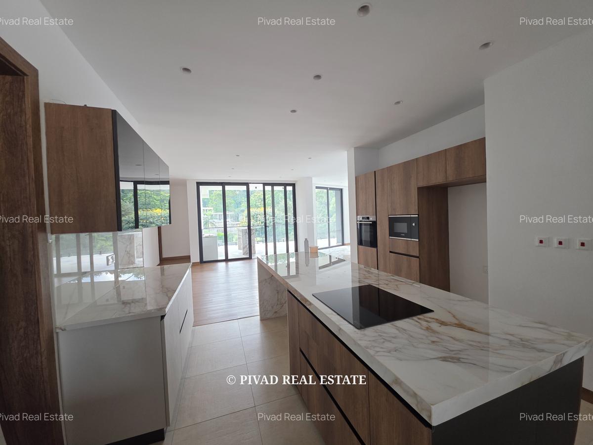 5 Bed House with Garden in Nyari - 14