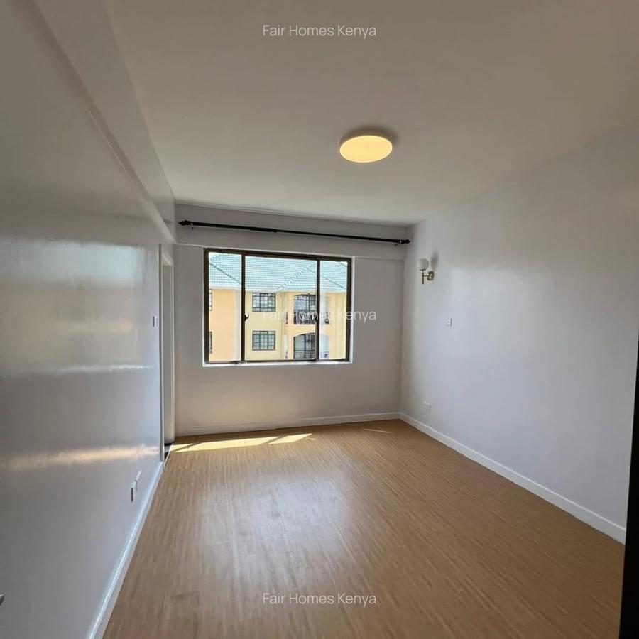 4 Bed Apartment with En Suite at Hatheru Road - 20