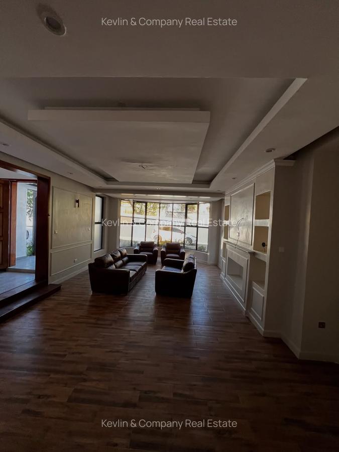 5 Bed Townhouse with En Suite in Lavington - 16