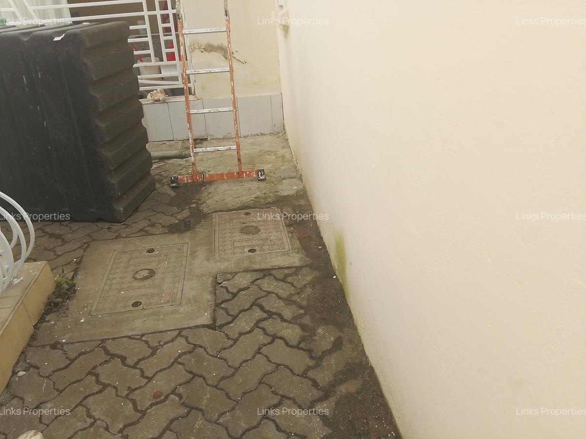 1 Bed House with En Suite at Karen - 19