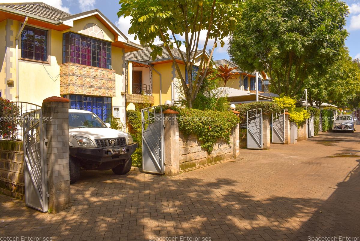 4 Bed Townhouse with En Suite in Lavington - 2