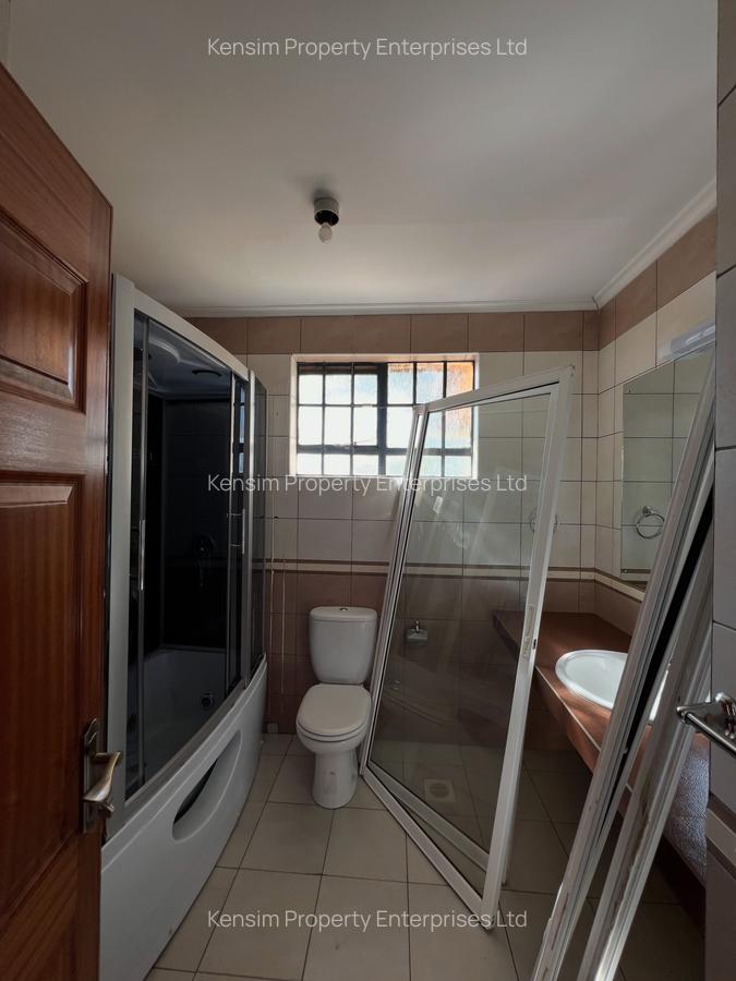 4 Bed Townhouse with En Suite in Lavington - 15