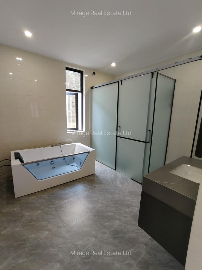 5 Bed Villa with En Suite in Lavington - 11