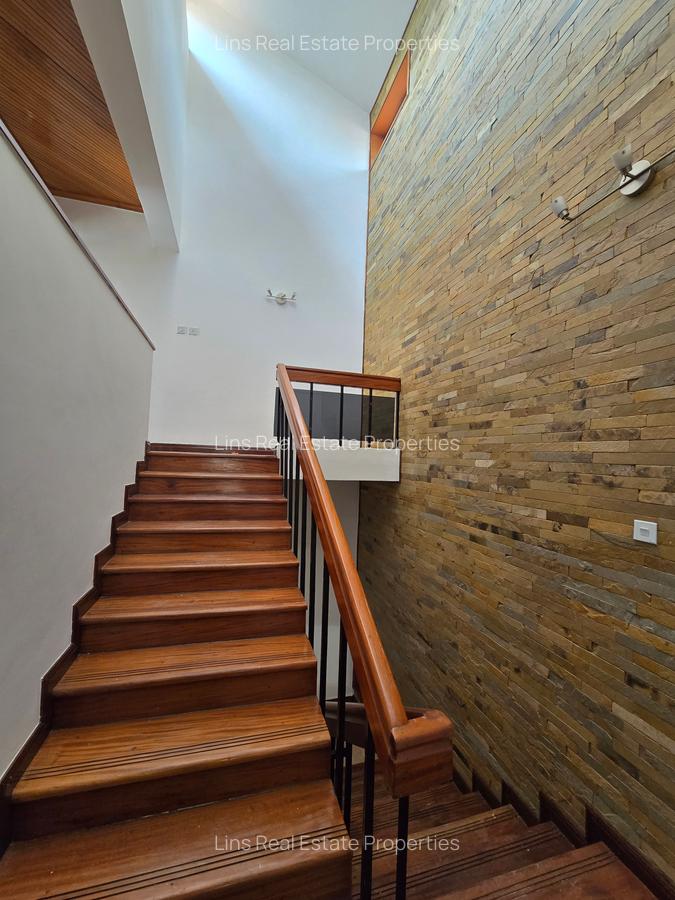 4 Bed Townhouse with En Suite in Spring Valley - 13