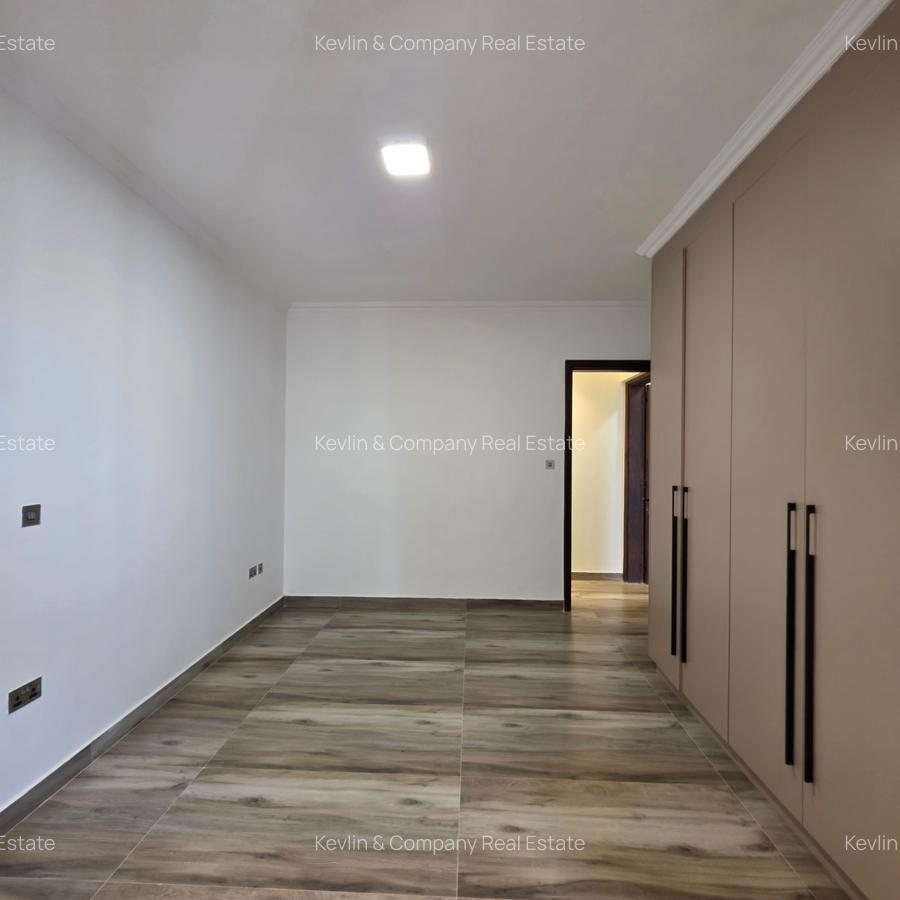 2 Bed Apartment with En Suite in Brookside - 9