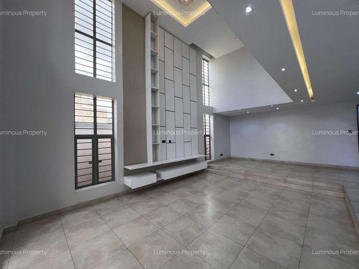 5 Bed House with En Suite at Membley - 17