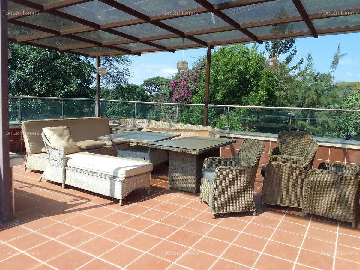 6 Bed Townhouse with En Suite in Lavington - 6