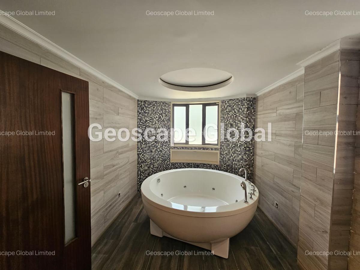 5 Bed Townhouse with En Suite in Lavington - 9