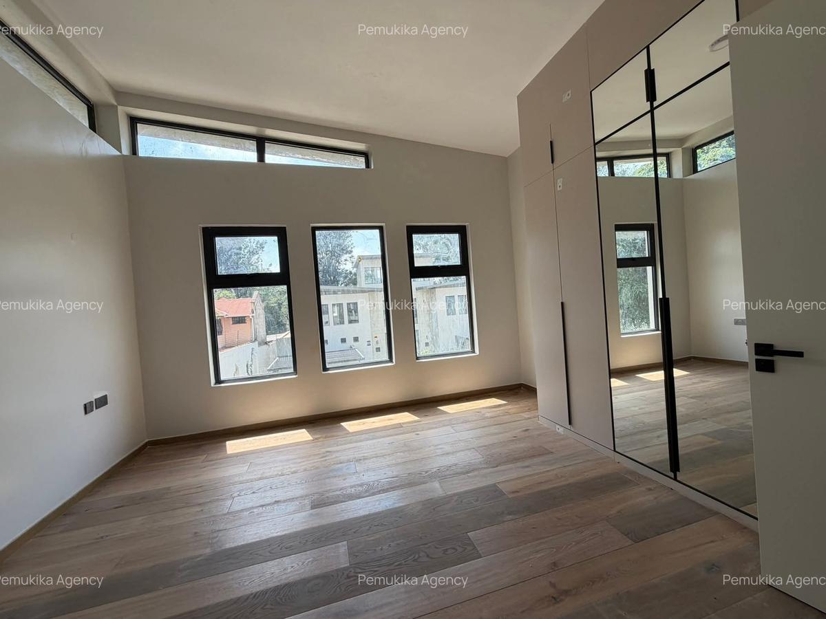 4 Bed Townhouse with En Suite in Runda - 5