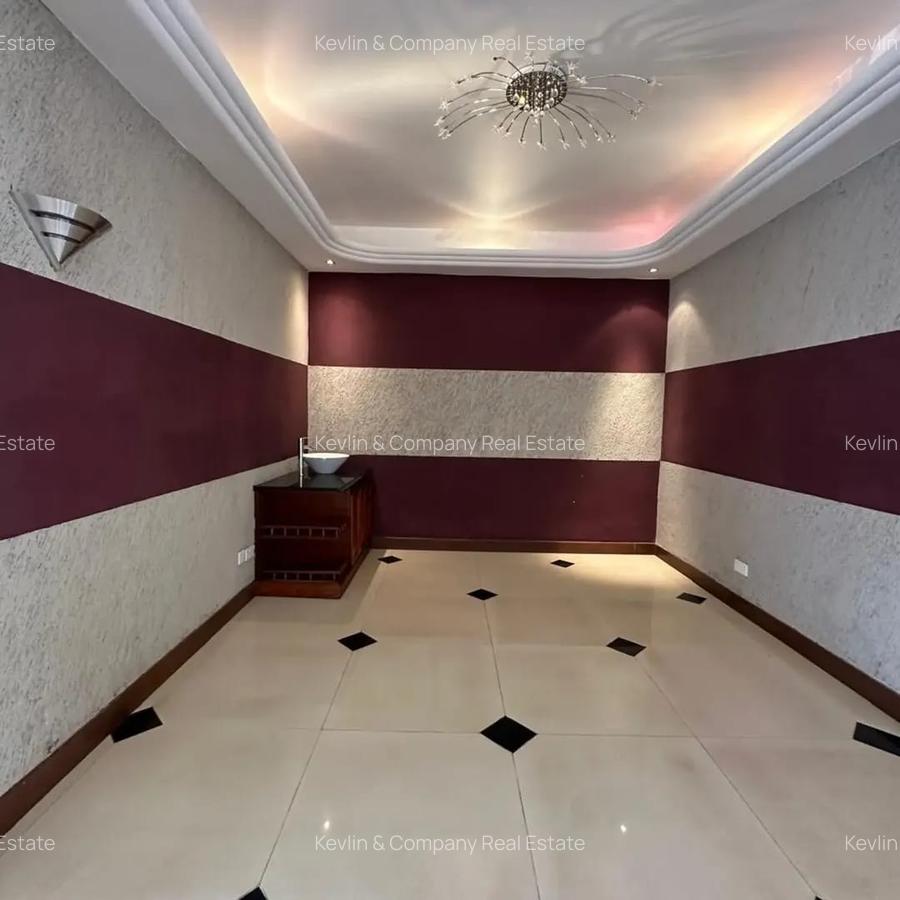 6 Bed Villa with En Suite in Nyari - 12