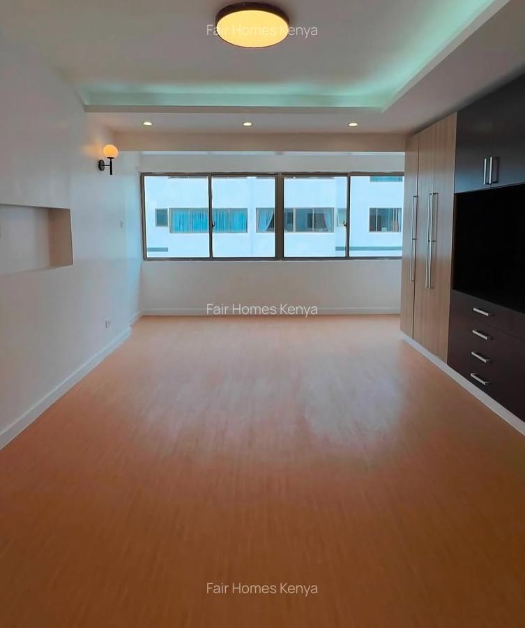 4 Bed Apartment with En Suite at Hatheru Road - 8