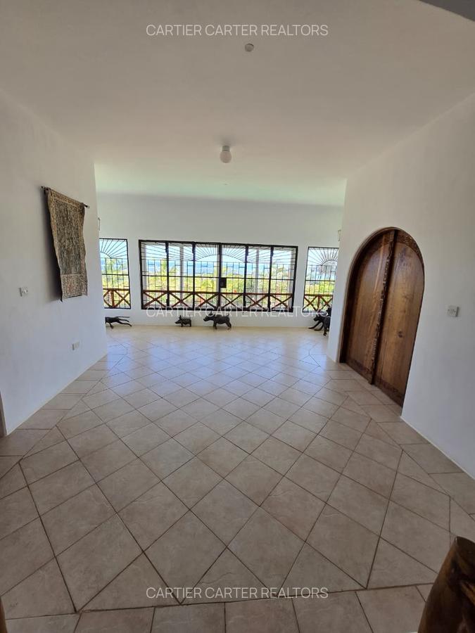 3 Bed Villa with En Suite in Watamu - 1