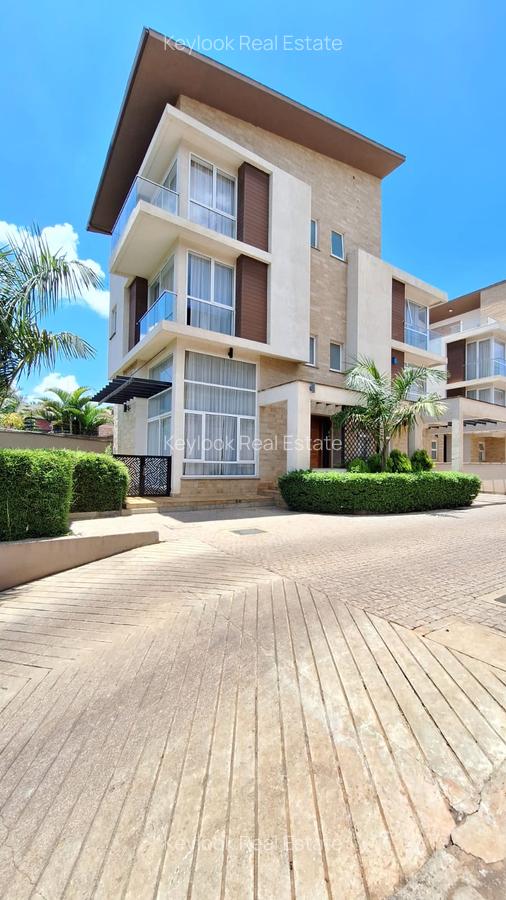 4 Bed Townhouse with En Suite at Lavington - 1