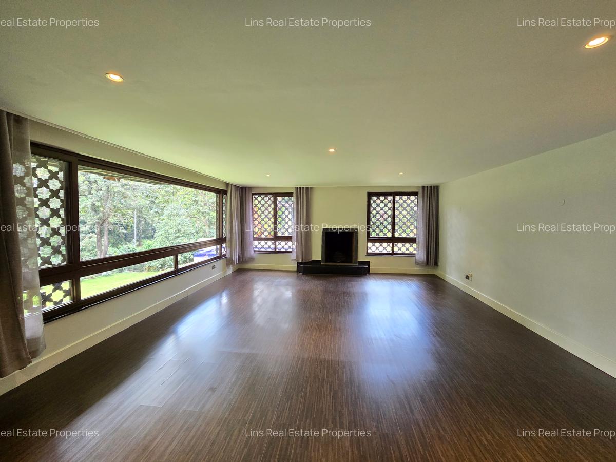 3 Bed Townhouse with En Suite in Spring Valley - 6