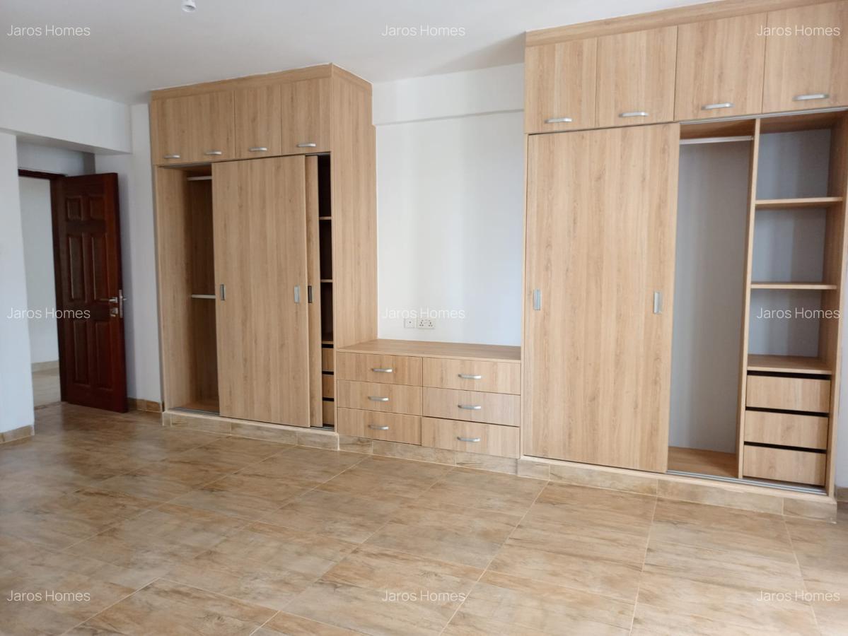 3 Bed Apartment with En Suite at General Mathenge - 8