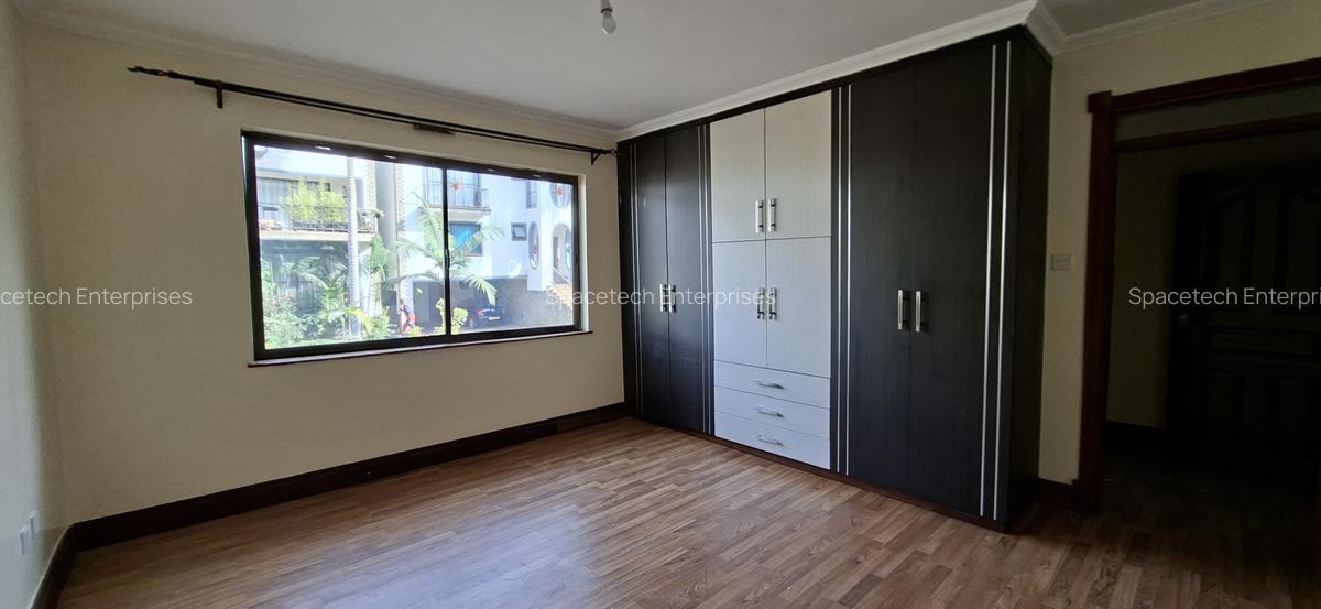 5 Bed Townhouse with En Suite in Westlands Area - 12