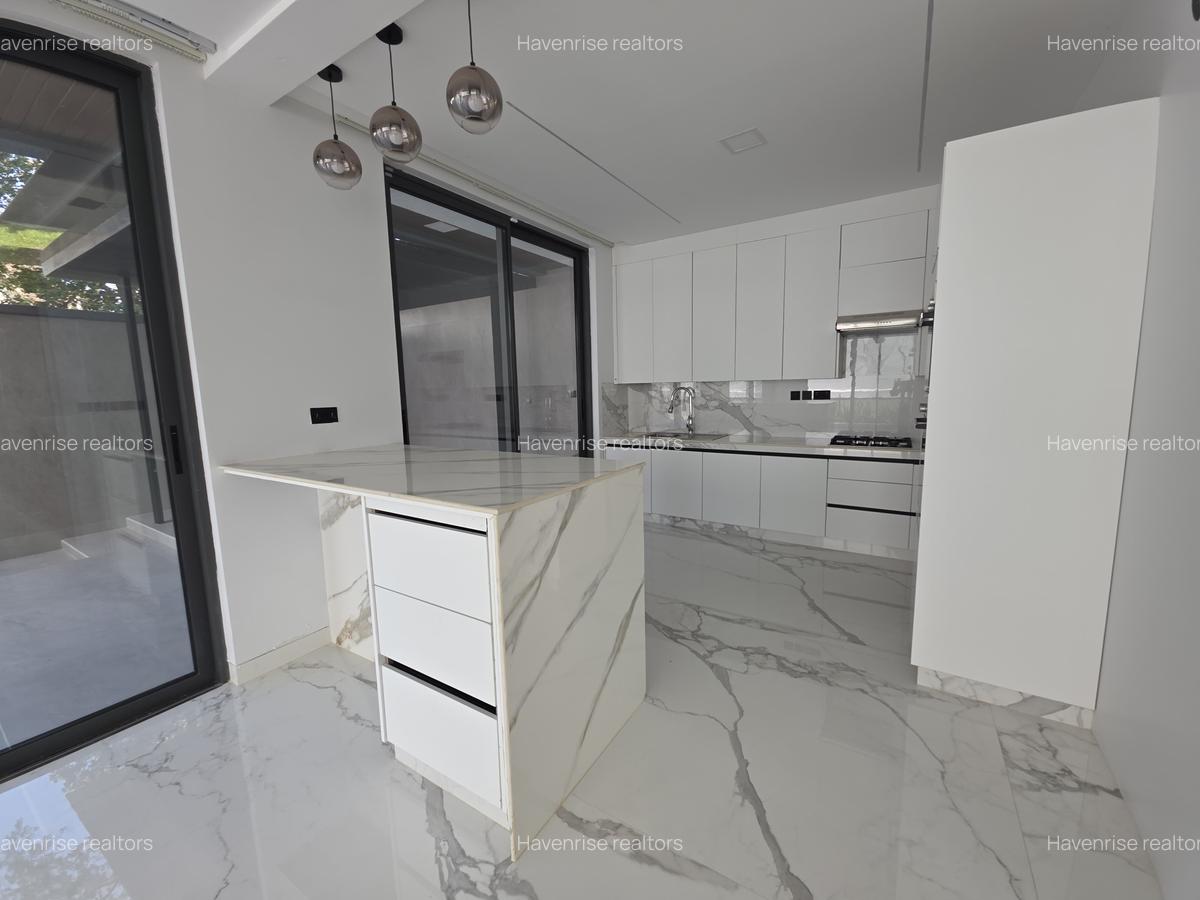 6 Bed Villa at Lavington - 4