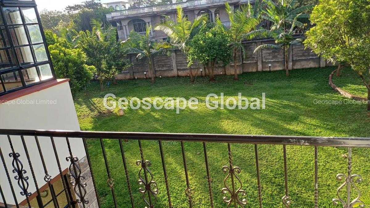 5 Bed House with En Suite in Runda - 2