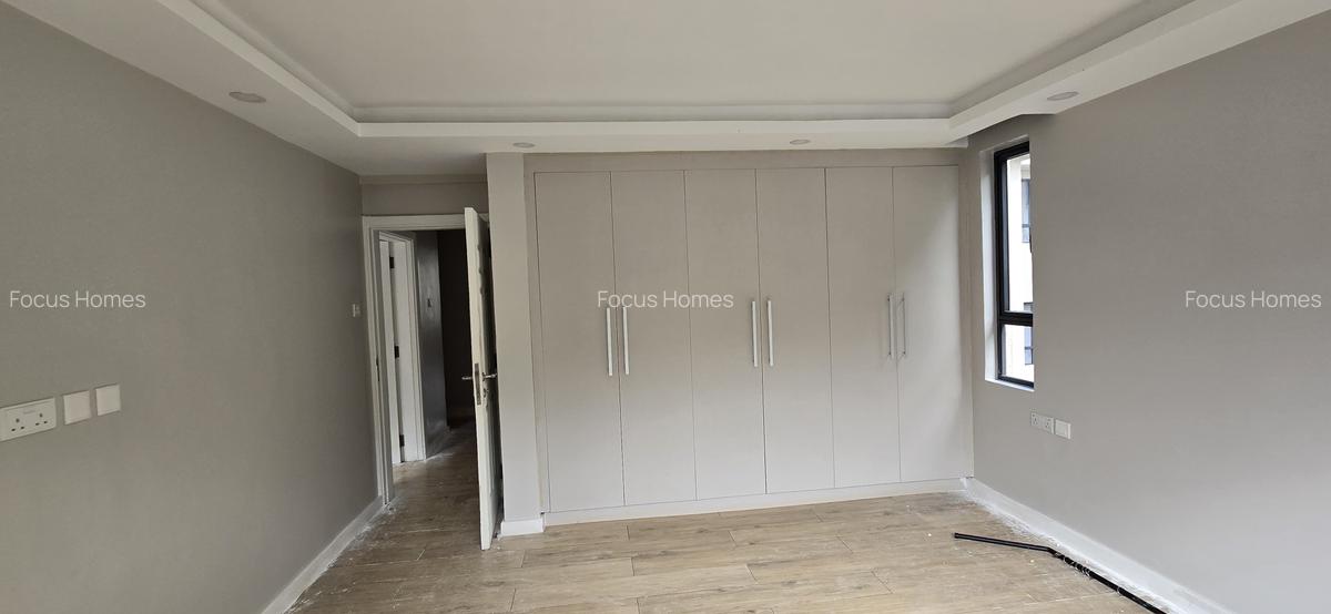 3 Bed Apartment with En Suite in Lavington - 10