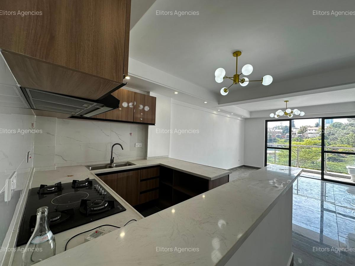2 Bed Apartment with En Suite at Riverside Drive - 4