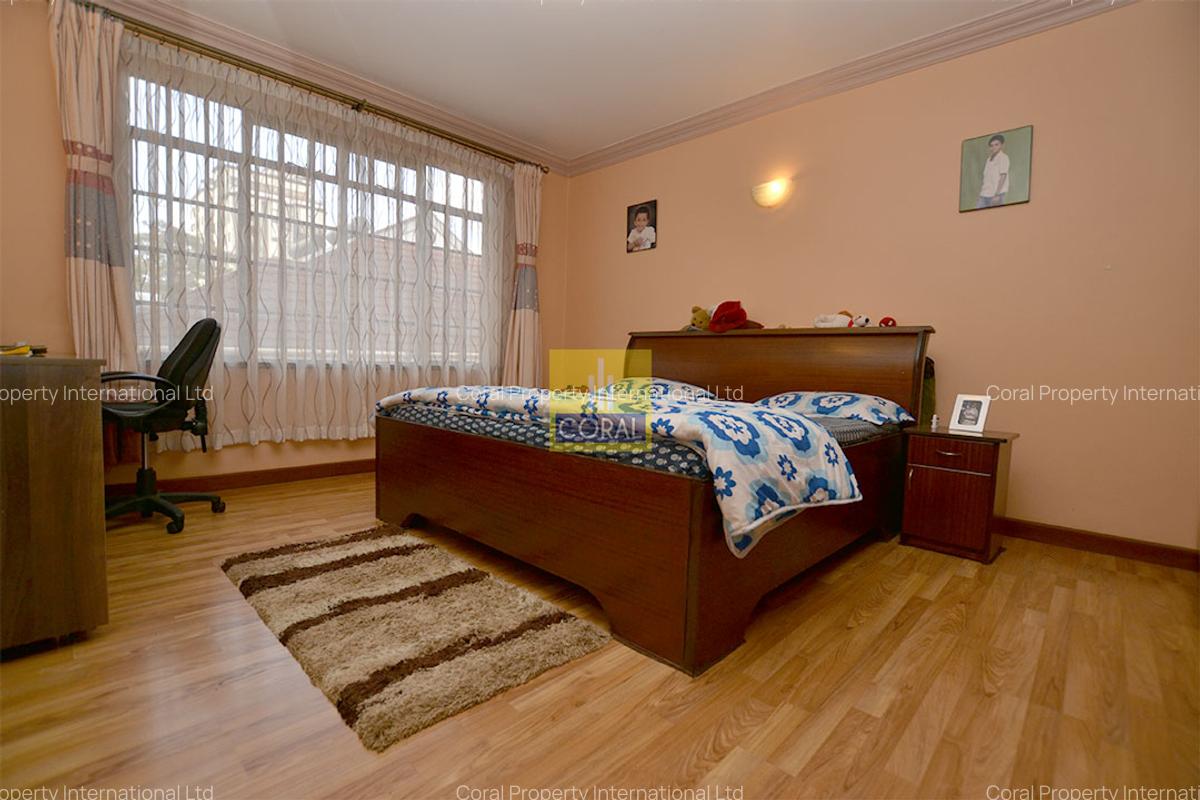 3 Bed Apartment with Lift in Parklands - 14