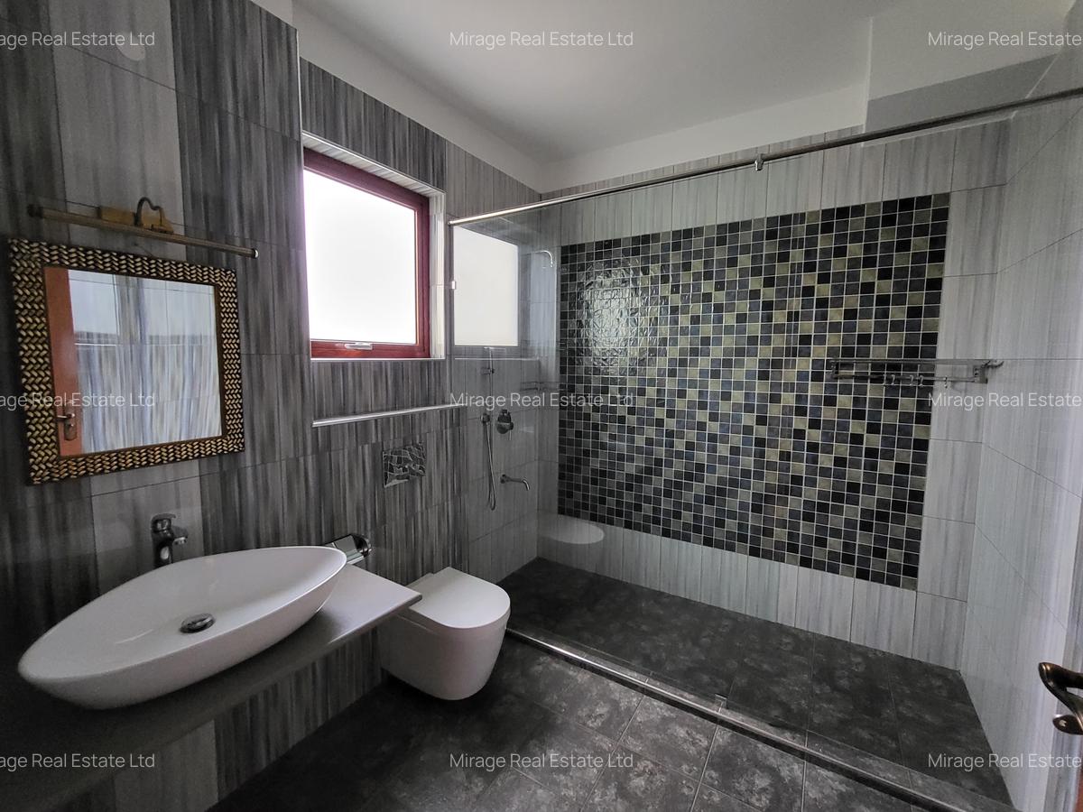 5 Bed Villa with En Suite in Lavington - 10