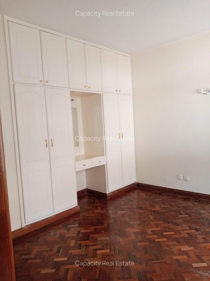 4 Bed Apartment with En Suite in Rhapta Road - 6
