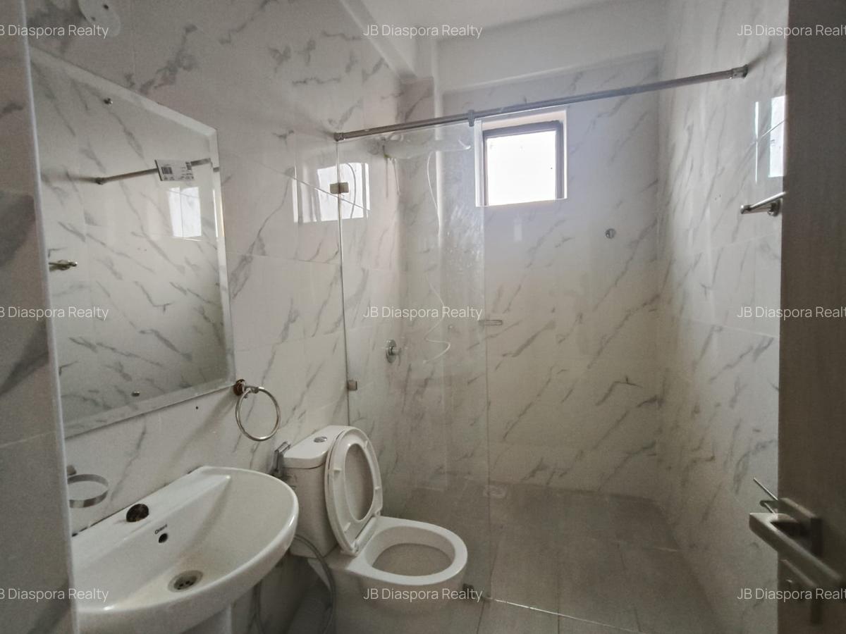 4 Bed Apartment with Swimming Pool at City Park - 5