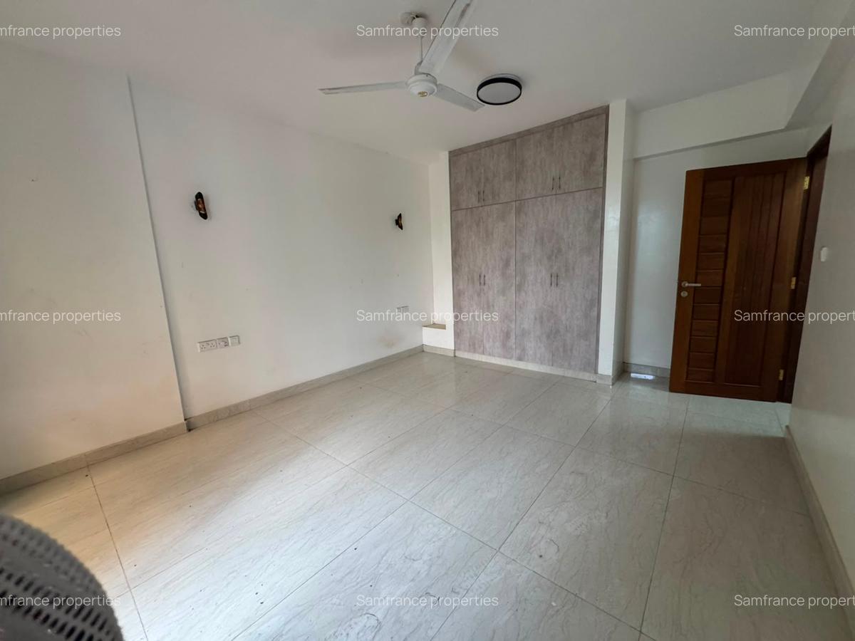 Serviced 4 Bed Apartment with En Suite at Kizingo - 10