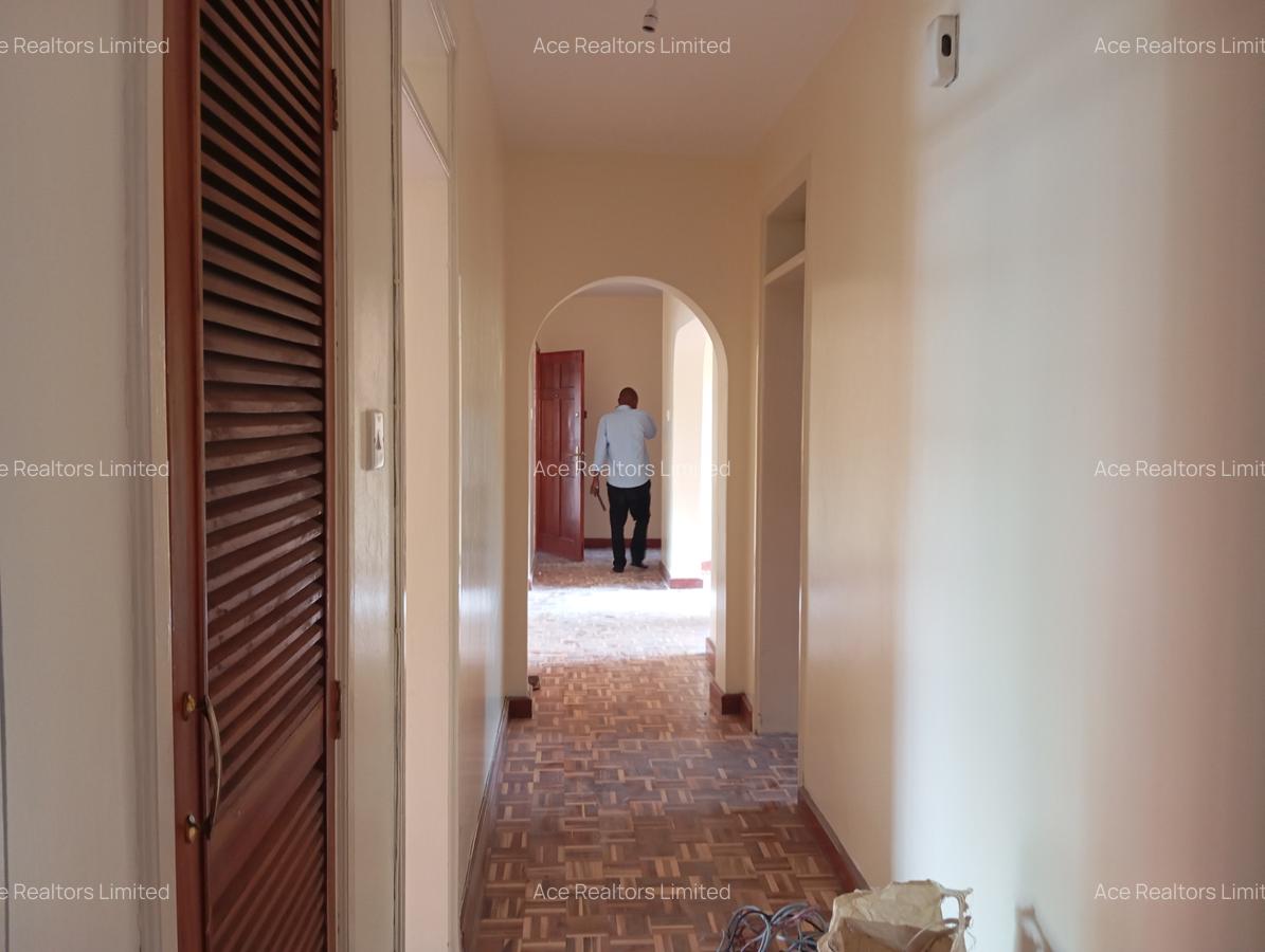 3 Bed Apartment with En Suite at Kaptei Garden - 10