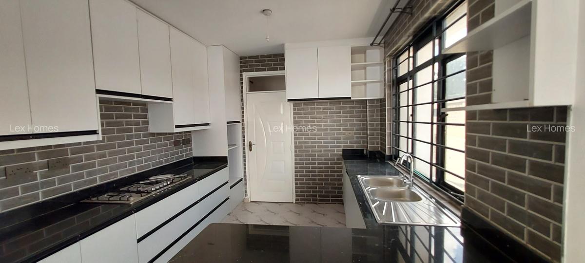 4 Bed House with En Suite at Rimpa Road - 4