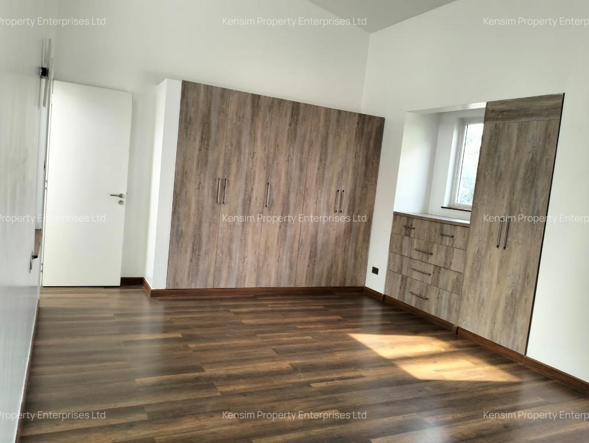 4 Bed Townhouse with En Suite in Lavington - 2