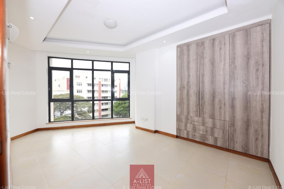 2 Bed Apartment with En Suite at Lantana Road - 4