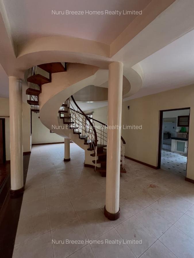 4 Bed Townhouse with En Suite in Lavington - 4