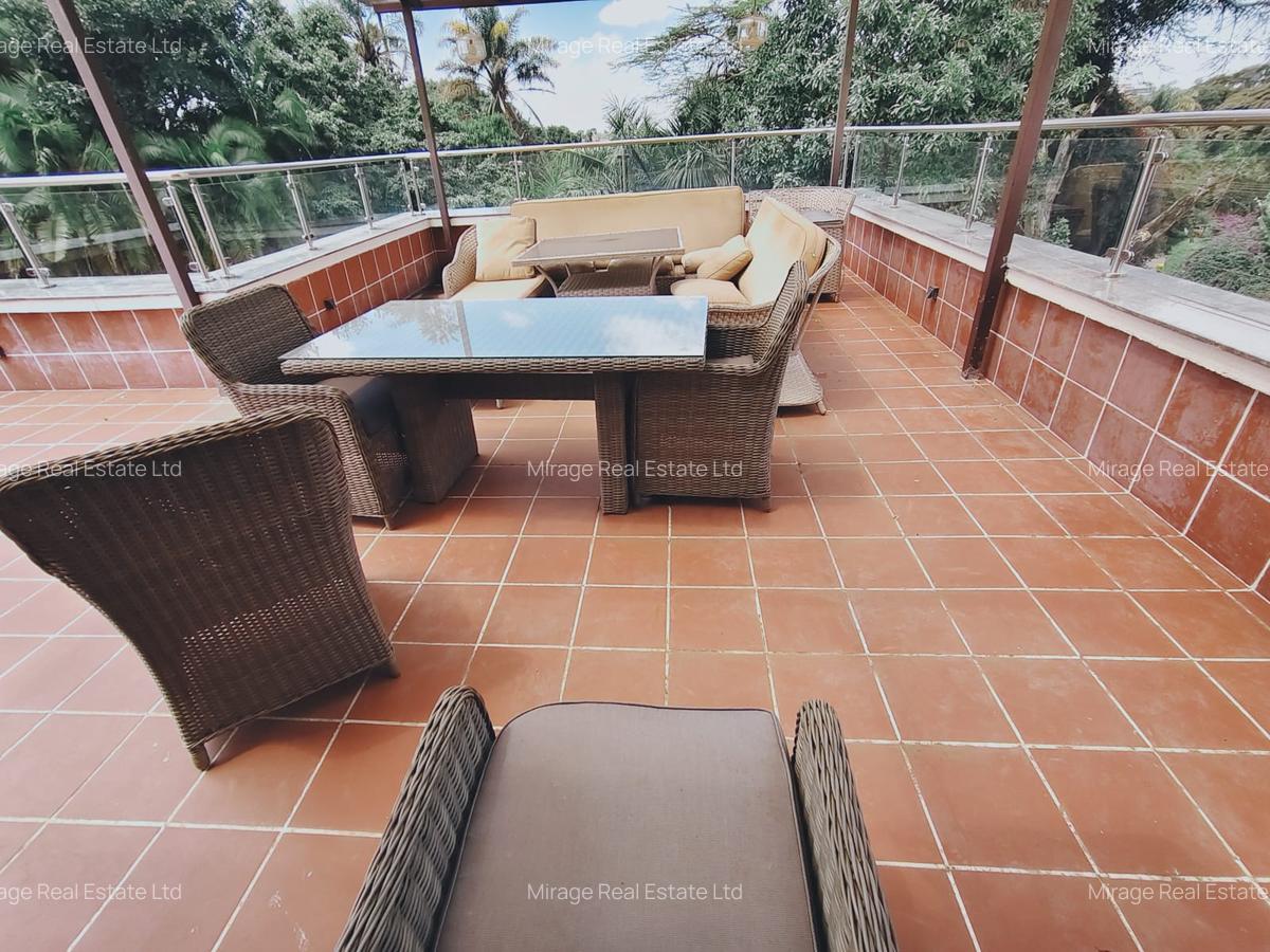 6 Bed Villa with En Suite in Lavington - 4