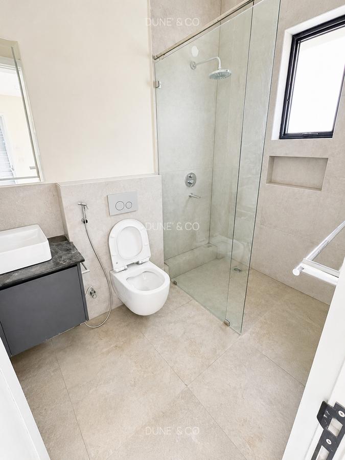 3 Bed Apartment with En Suite in Westlands Area - 15