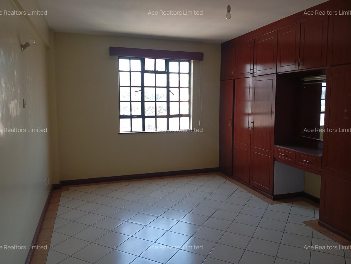 3 Bed Apartment with En Suite at Ngara Road - 6