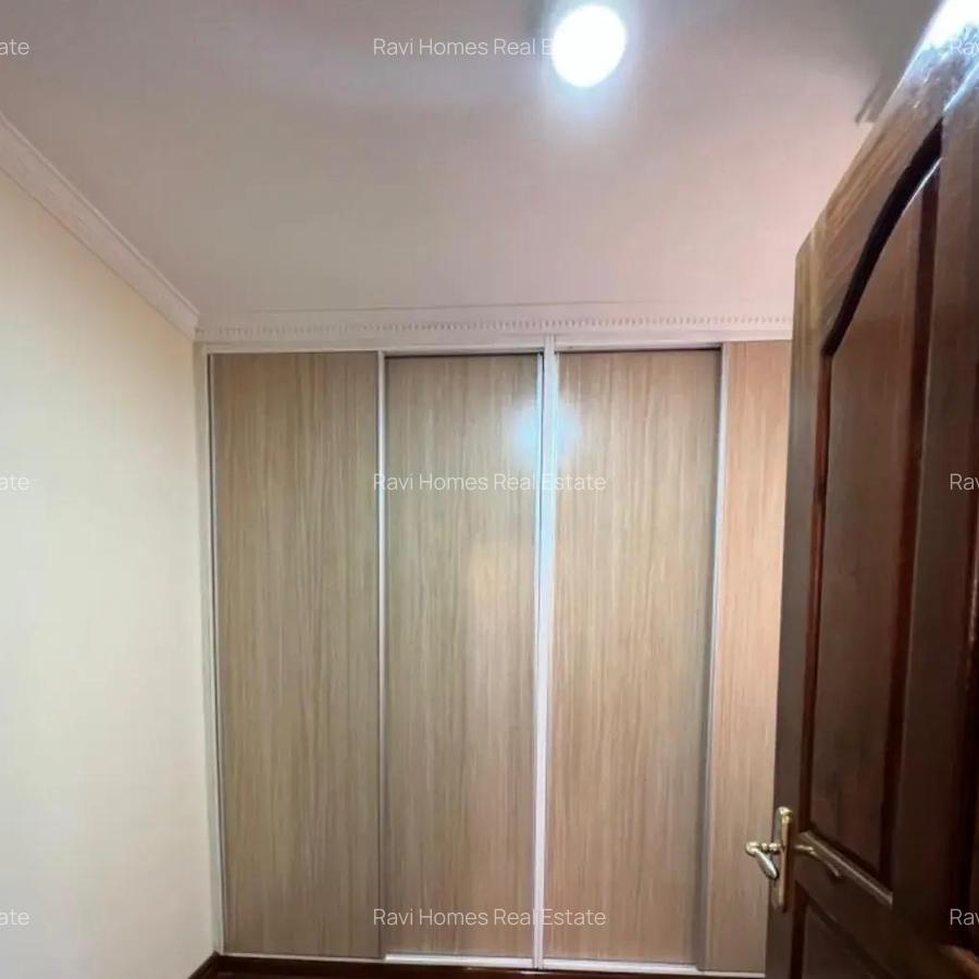 5 Bed Townhouse with En Suite in Kyuna - 5