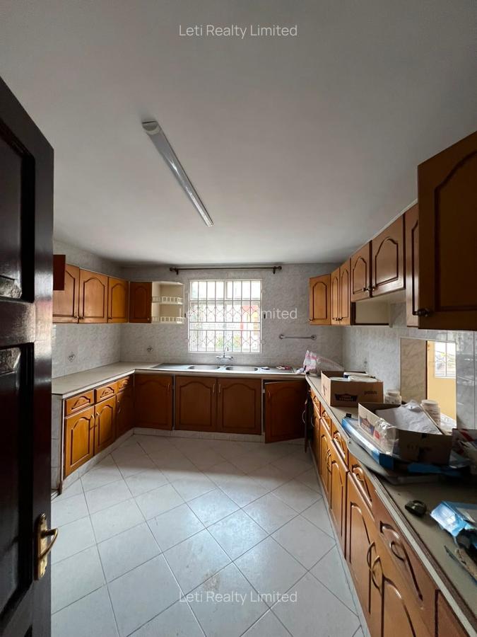 4 Bed Townhouse with En Suite in Lavington - 8