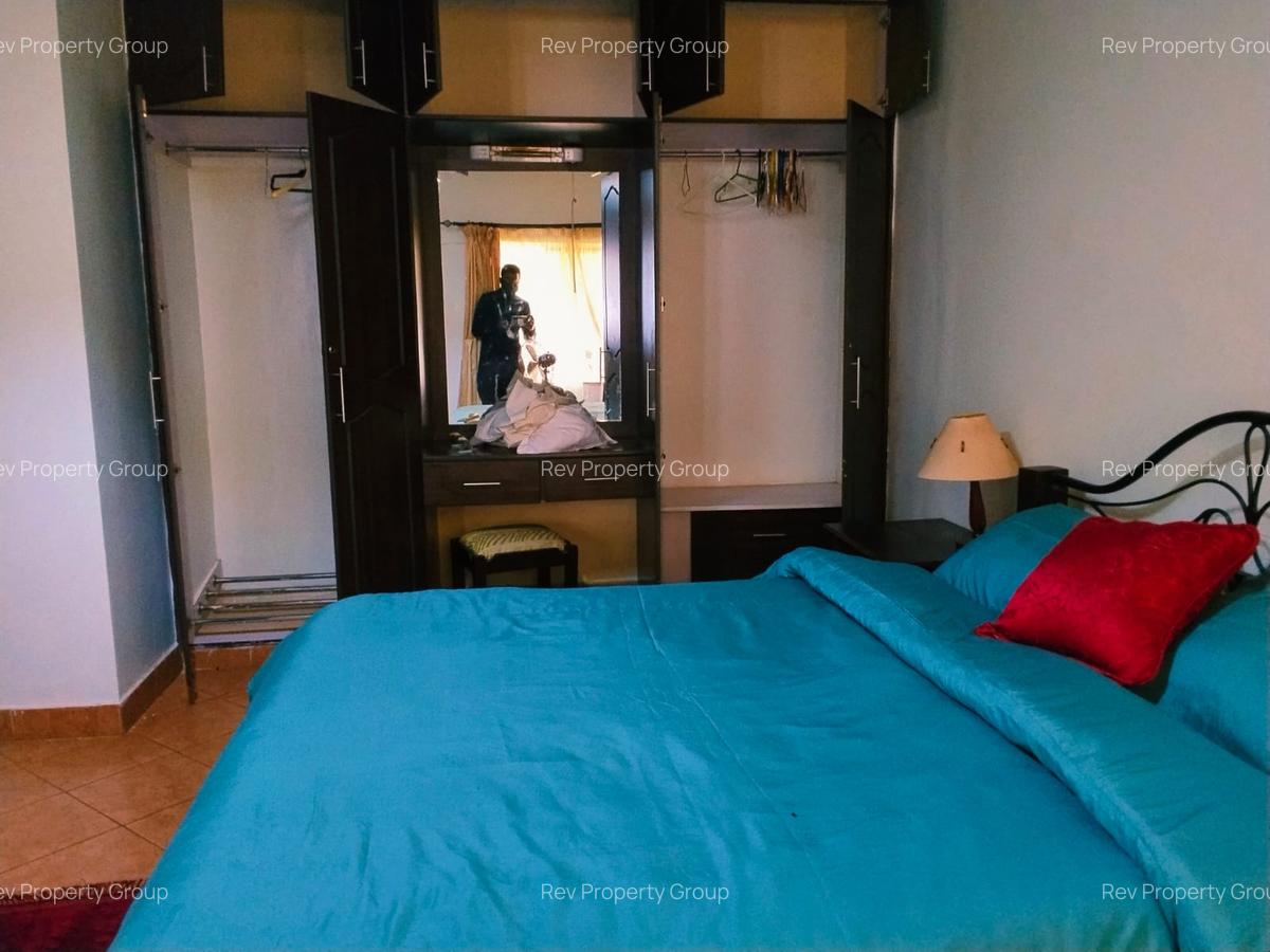 2 Bed House with En Suite in Rosslyn - 7