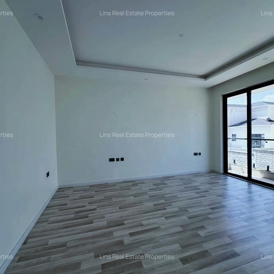 5 Bed Townhouse with En Suite in Lavington - 11