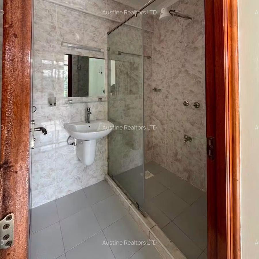 2 Bed Apartment with En Suite at School Lane - 11