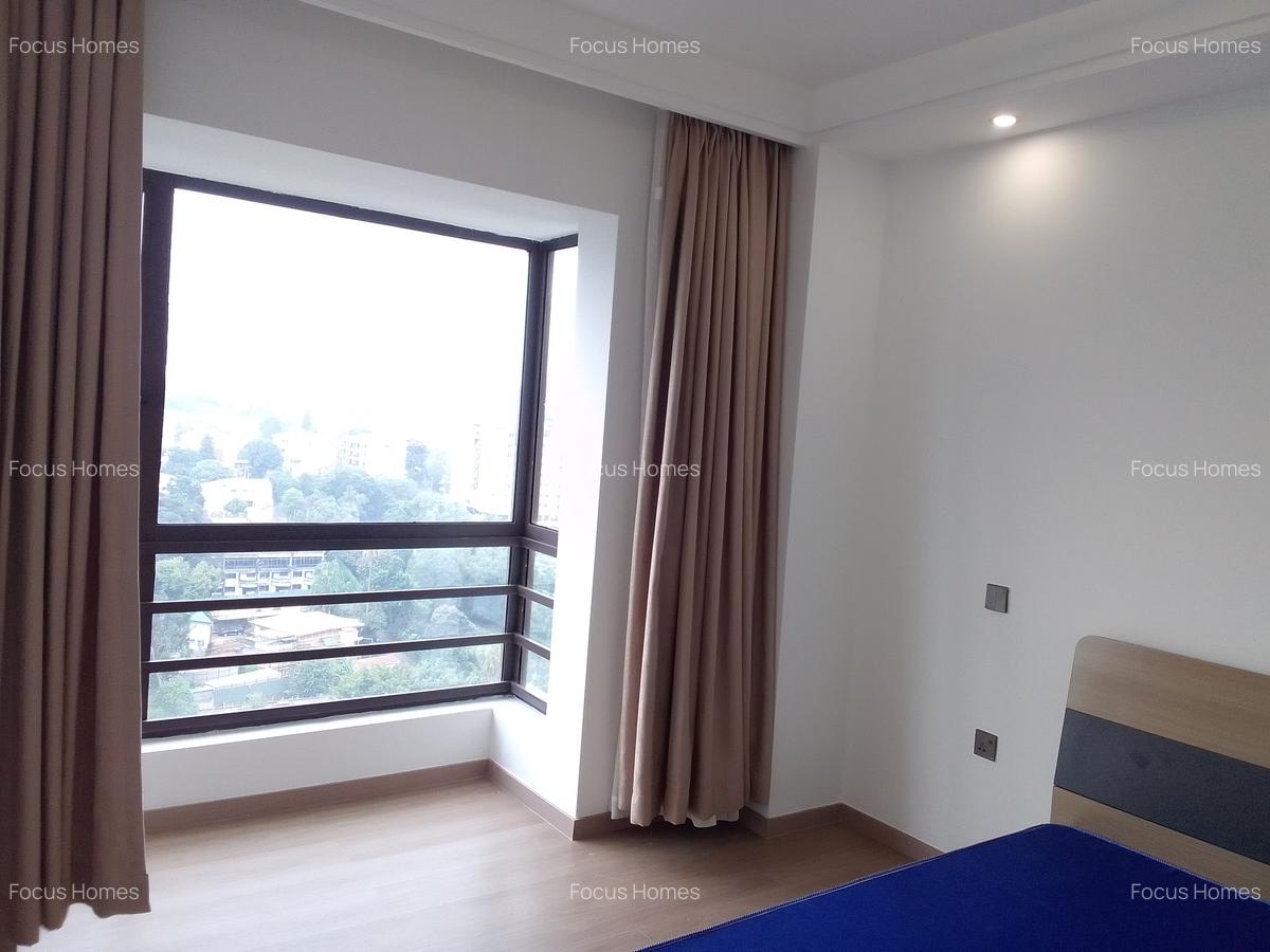 3 Bed Apartment with En Suite in Riverside - 12