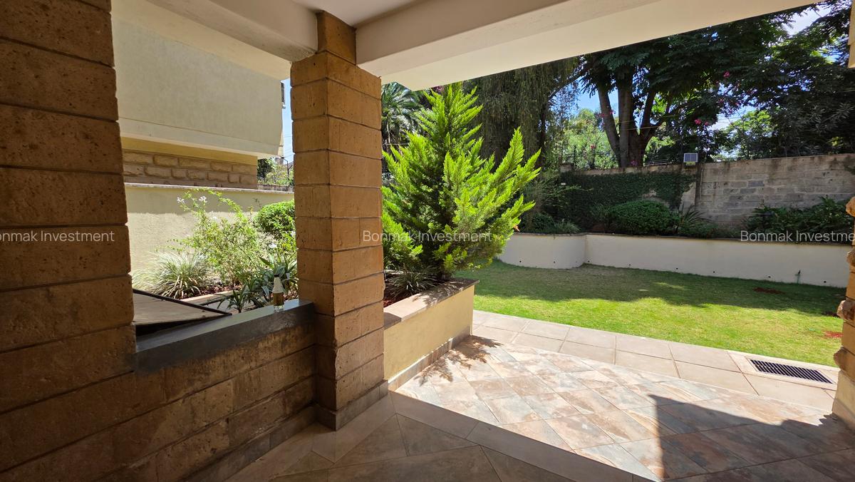 5 Bed Townhouse with En Suite at Lavington Green - 8