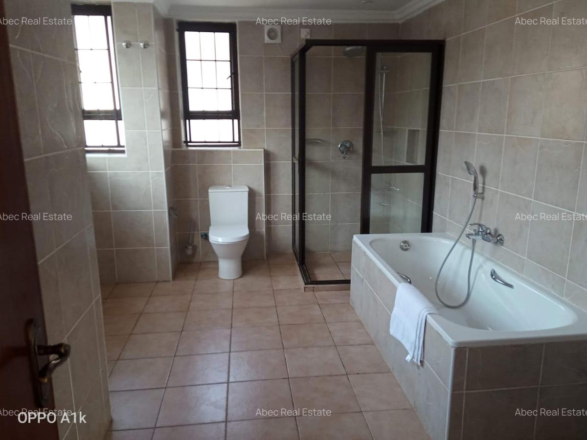 4 Bed Villa with En Suite in Runda - 10