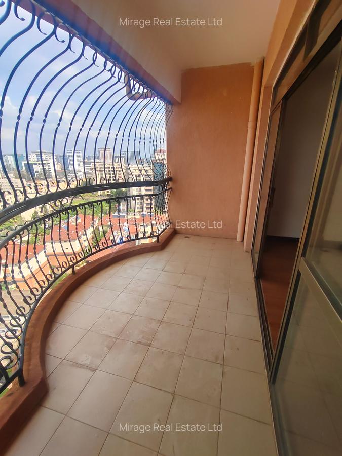 3 Bed Apartment with Swimming Pool in Kilimani - 16