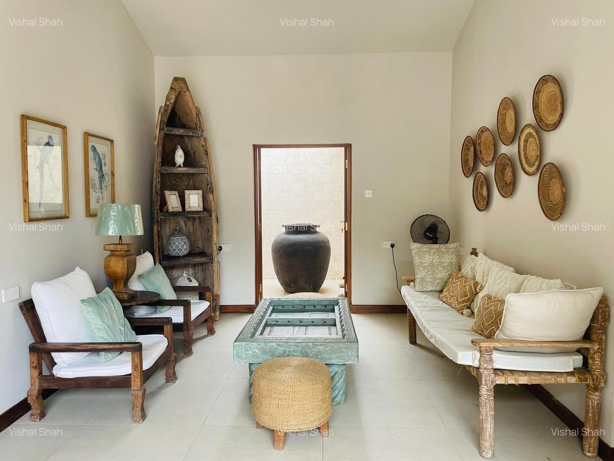 4 Bed Villa with En Suite at Bofa Road - 3