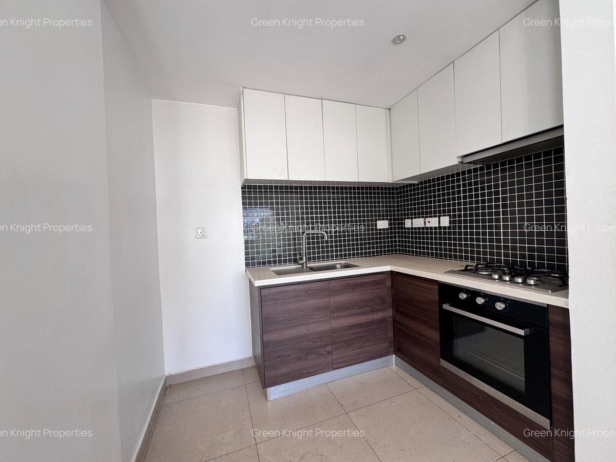 Serviced 1 Bed Apartment with En Suite in Lavington - 4