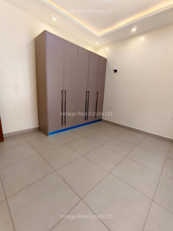 4 Bed Apartment with Staff Quarters in Kilimani - 16