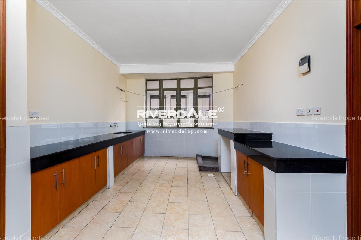3 Bed Apartment with En Suite in Kilimani - 6